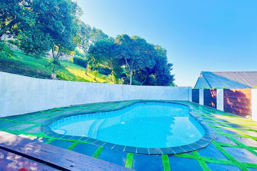 4 Bedroom Property for Sale in Providentia Eastern Cape